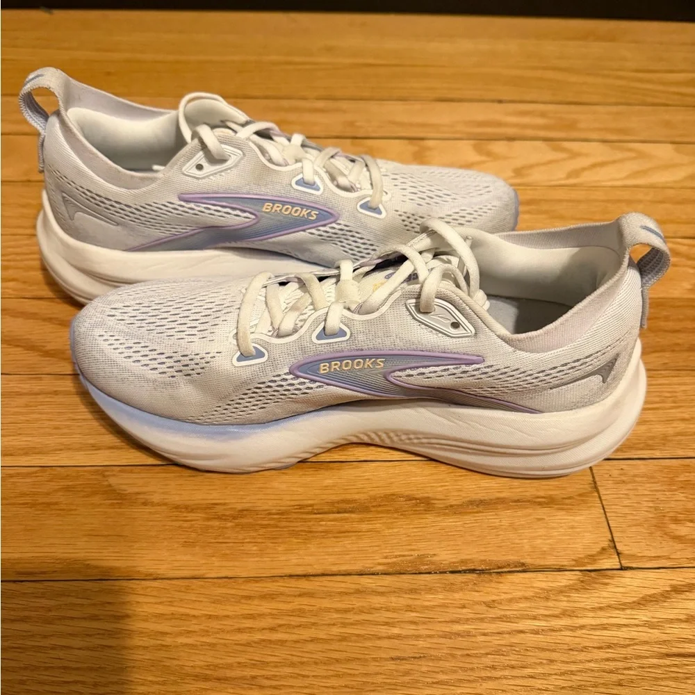 Brooks Glycerin 22 Women's White and Purple Running Shoes - Picture 5 of 12